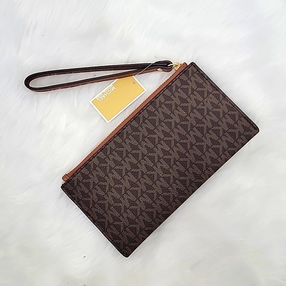 MICHAEL KORS Jet Set Medium Logo Crossover Wristlet - Picture 3 of 8